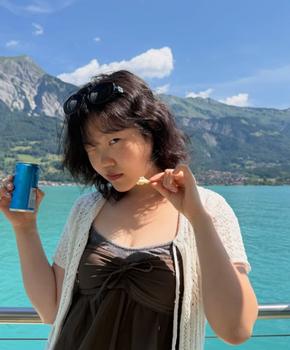 "폼 미쳤다" 30㎏ 감량 이수현, 숏팬츠 자태 깜짝