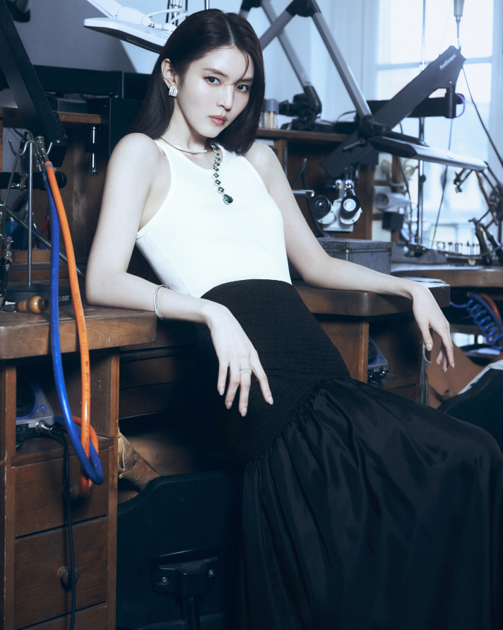 [뉴스락] 부쉐론, 한소희와 ‘퀘스천 마크’ 하이주얼리 화보 공개