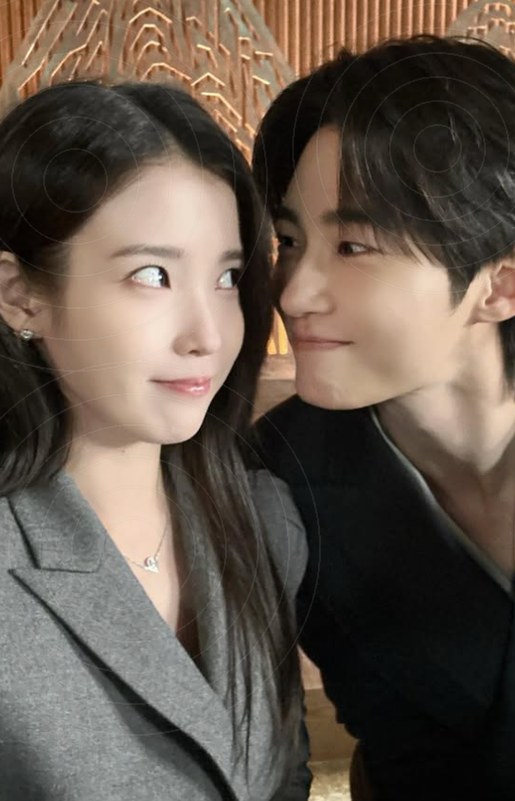 변우석 간식차 도착하자마자 난리난 촬영현장…아이유가 남긴 삼행....