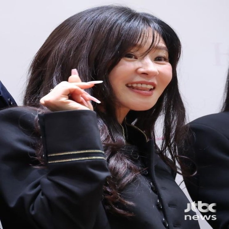 최강희, 연극 '클로저'로 첫 도전! 20대 같은 동안 미모 화제