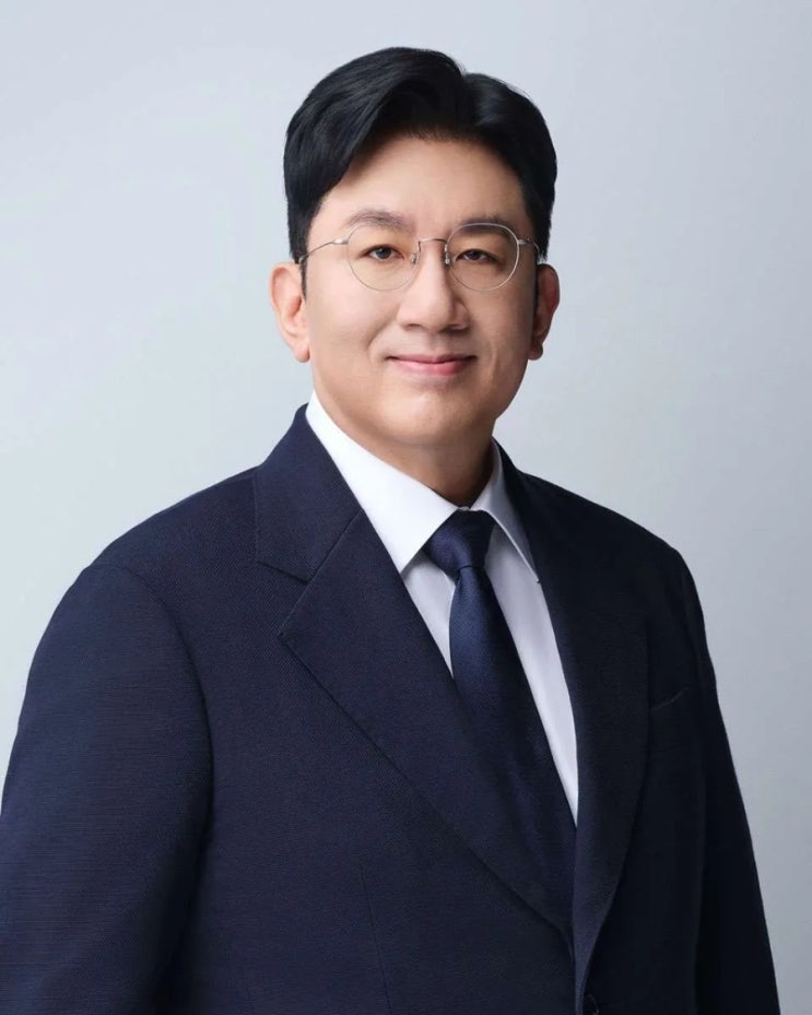 방시혁 자본시장법 위반 혐의 불구속 송치…20개월 수사 마무리