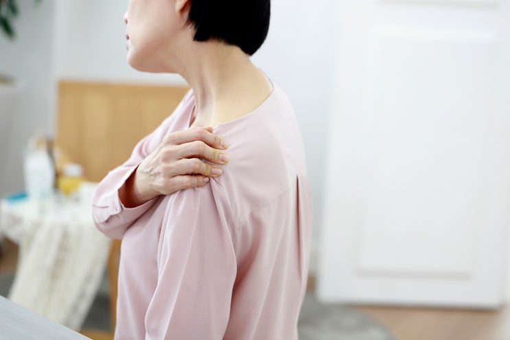 잠실 오십견 치료, 단계별 증상에 따라 관리 방법도 달라집니다