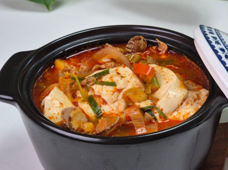 식당보다 더 맛있다는 정호영 바지락 순두부찌개 레시피