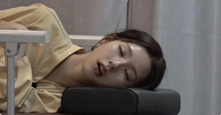 “눈 뜨고 자는데도 미모가” (여자)아이들 미연, 데뷔 후 첫 수면마....