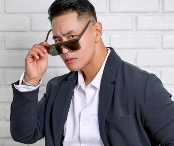 가수 유승준, SNS 의미심장한 심경 고백과 이어지는 논란의 시선