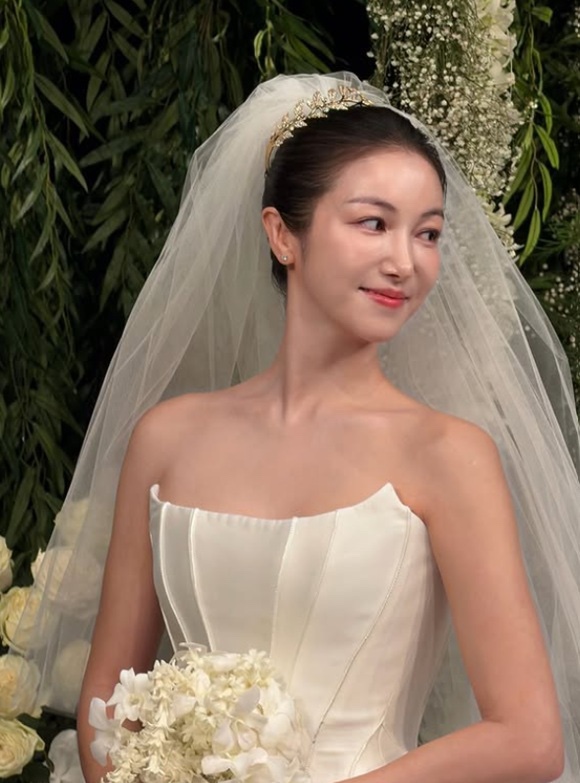 “곧 엄마 됩니다” 1987년생 김옥빈, 비연예인 남편과 결혼 10개월 ....