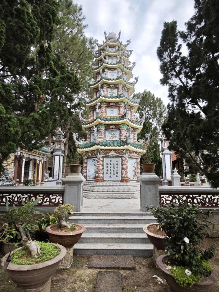 달랏 관광지 16편｜린선 사원(Chùa Linh Sơn), 달랏 도심에서 만나는 오....