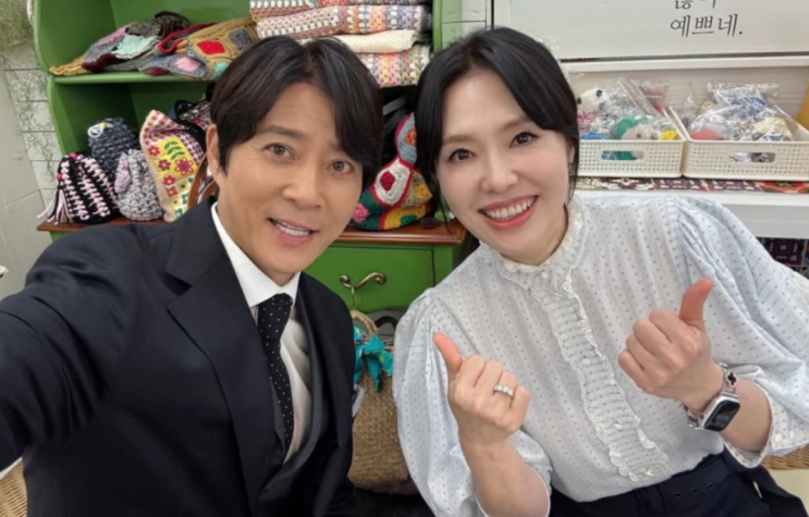 "결혼 30년 넘어도 신혼 케미" 하희라♥최수종, 동안 미모 근황 사진 ....