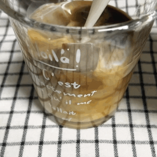커피머신 없이도 인생라떼 가능 ! 강민경 보리차라떼 만들기 •ᴥ•
