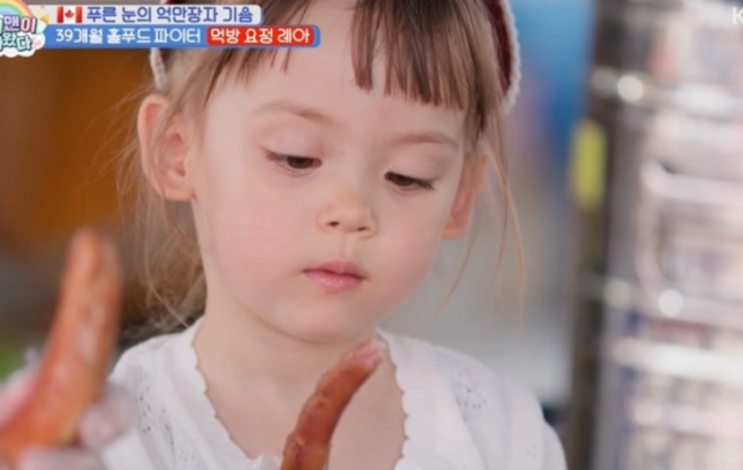 기욤 딸 36개월, 족발 먹방 집 오자 냉장고 직행 “파프리카 당근 다 ....