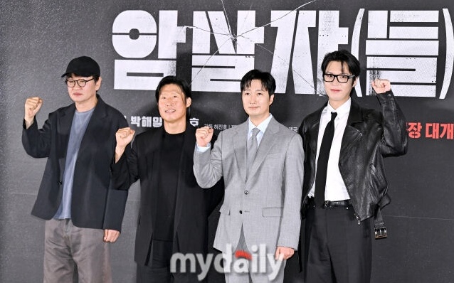 올추석 극장가를 압도할 거장과 대세 배우들의 만남 영화 암살자들 ....