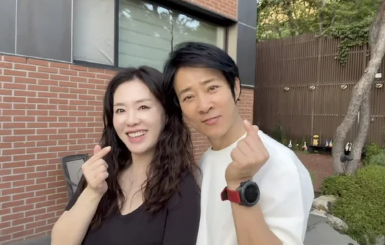 최수종 하희라, 65세·58세 맞아? 오랜만에 공개한 부부 투샷