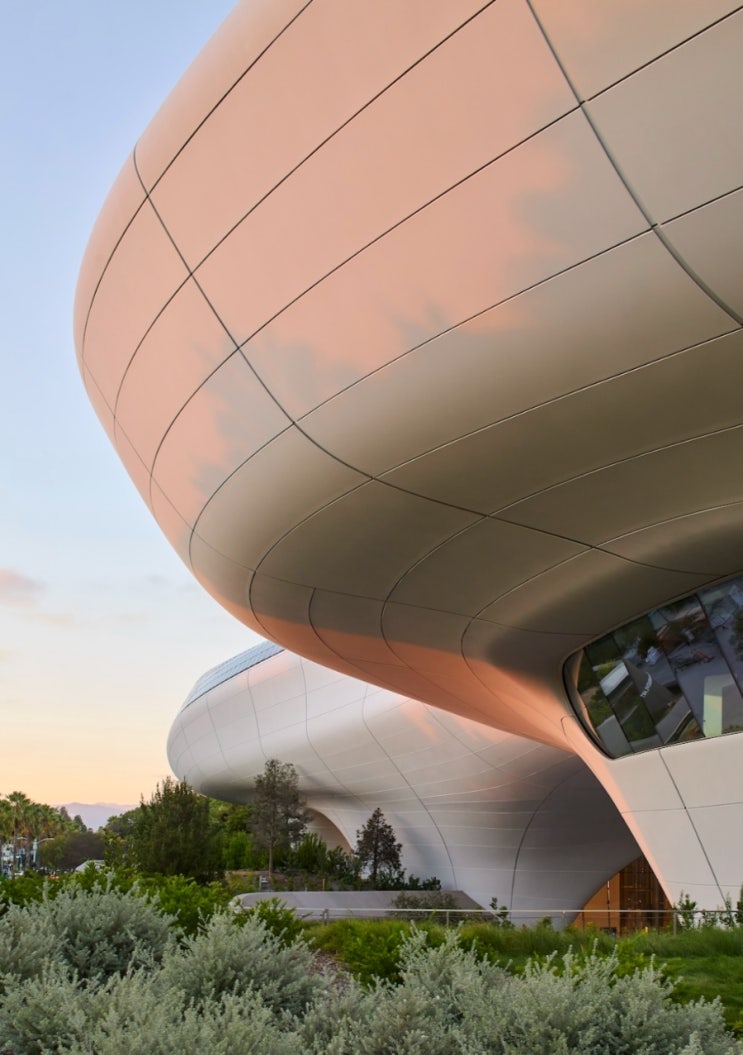 MAD의 루카스뮤지엄 드디어 개관. MAD's lucas museum of  narrative art opens sep....