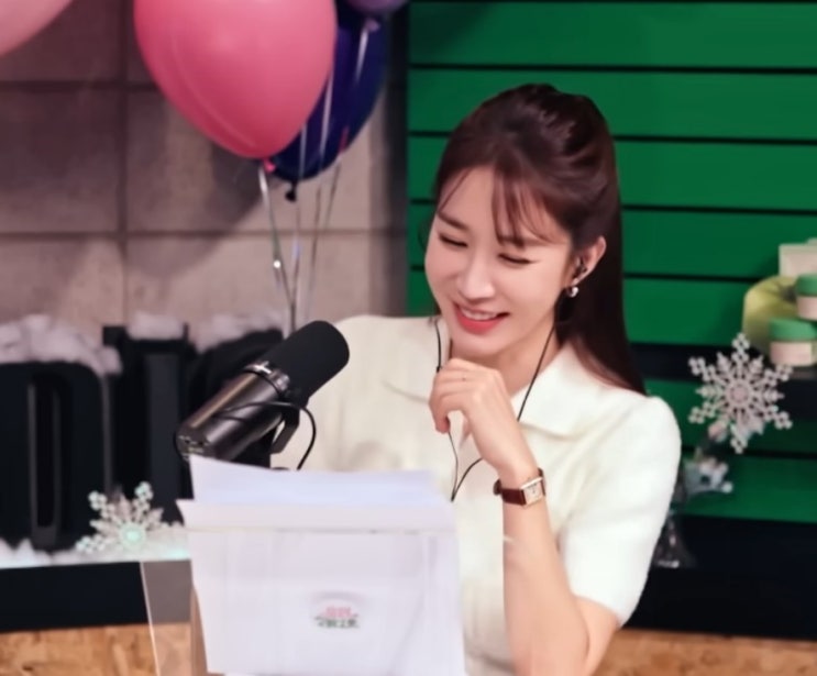 11살 연상 '16년째 아이유의 뮤즈' 유인나는 누구?