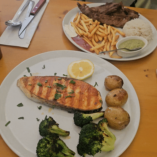 리스본 산타아폴로니아역 맛집 Bistro Terminal Santa Apolonia 연어스테이....