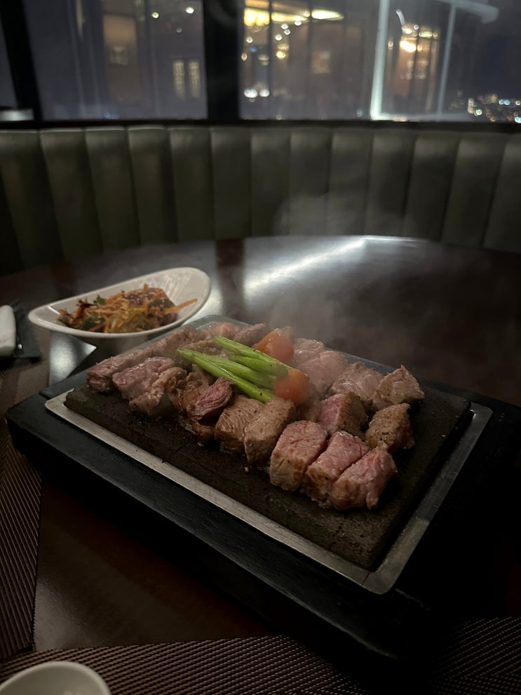 베트남 여행 다낭타워 스테이크 하우스 야경 맛집!