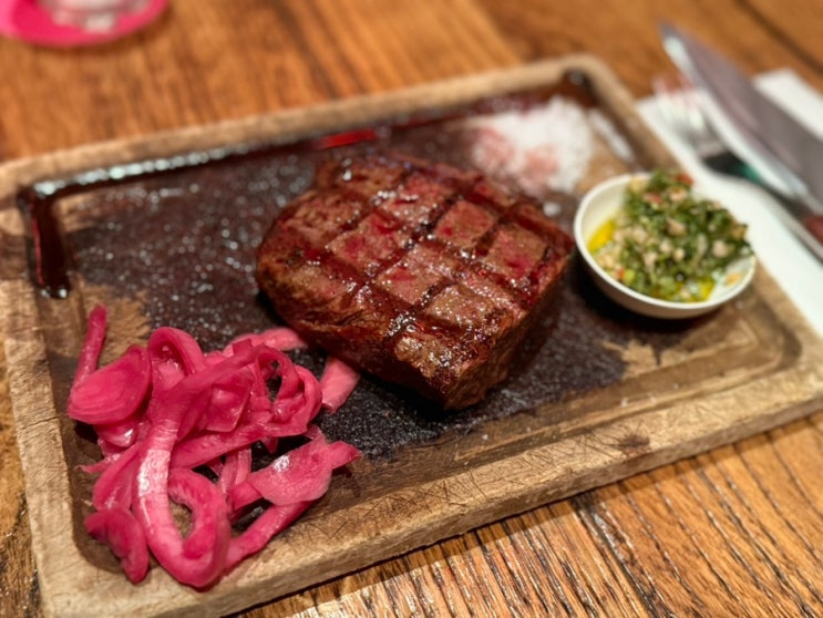 네덜란드 여행 기록 - 암스테르담 맛집 후기｜카니발 로얄 스테이크....