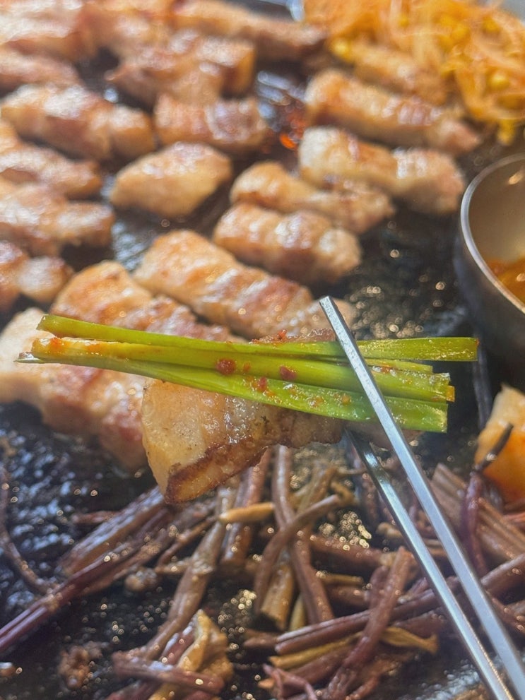 비전동맛집 동두천 솥뚜껑 삼겹살 소사벌점, 바삭육즙 분위기