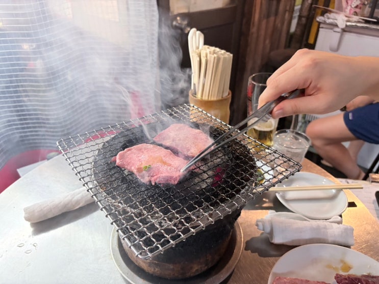 오사카 여행ㅣ스미비야키 호르몬 카라카라테이 - 오사카 야키니쿠 ....