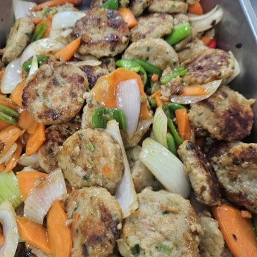 아산 구내식당 오늘의 식단｜수제완자부터 오징어무침까지 푸짐한 공장급식 대표 이미지
