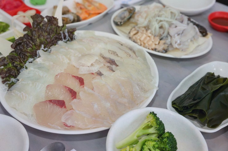 [청해수산] 동해맛집, 묵호항 앞 신선한 모듬회 데이트