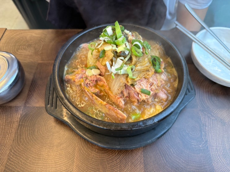파주 야당 ‘소문난명동감자탕' l 야당역 뼈해장국 맛집
