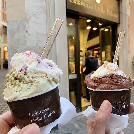 말톡이심할인 개꿀팁 3. esim 선택 이유 &사용법4.사용후기 1.유럽여행 로밍 VS e심 차이 저는 뭔가 아시아 국가 갈 때보다유럽갈 때 좀 떨려요..ㅠㅠㅠㅠ 데이터 안 터지면 멘붕 상태....유럽국가가 아무래도 우리나라만큼 미친듯이 빠른 게 아니라서 걱정되더라고요. 그래서 예전에는 그냥 편한 게 최고라고 통신사 로밍 먼저 알아봤었어요. 공항 도착하면...