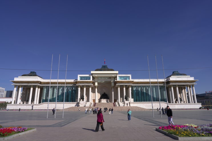 〔울란바타르〕 수흐바타르 광장(Sükhbaatar Square. Сүхбаатарын т....