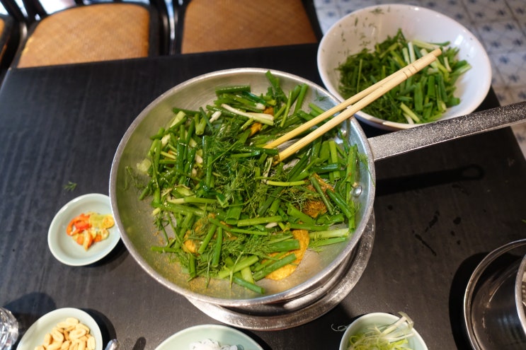 하노이서식자의 맛집 : 짜까탕롱 (cha ca thang long) vs 짜까아잉부 (cha ca....