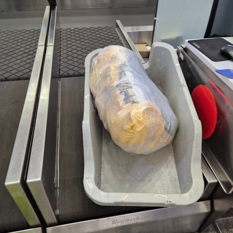 하노이 노이바이 공항 랩핑 캐리어 패킹 포장 가격 위치