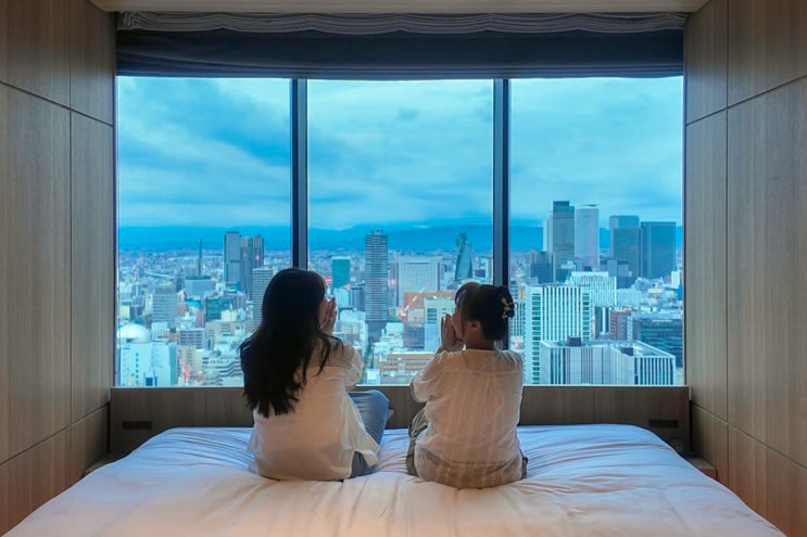 사카에역 근처 숙소 추천 더 로열파크 아이코닉 나고야 호텔 야경 ....