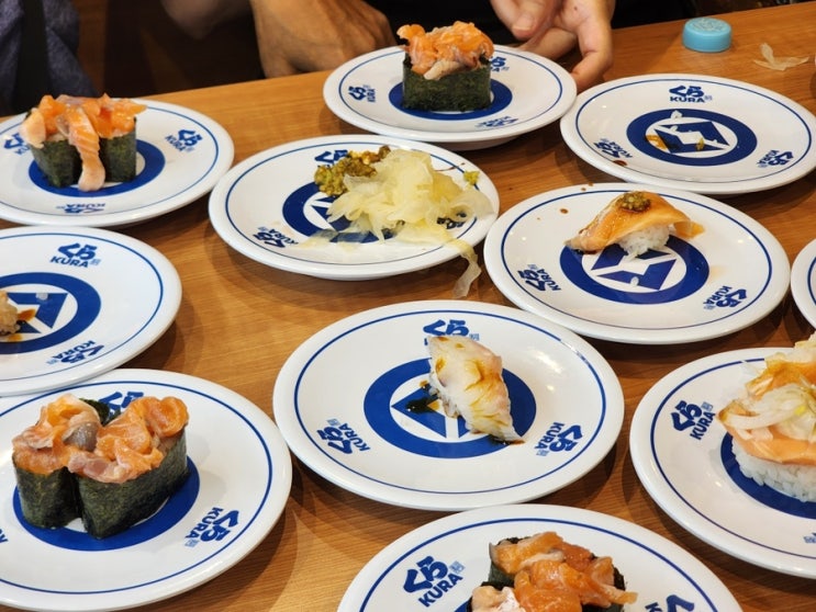오사카 회전초밥 맛집 쿠라스시 신세카이 츠텐카쿠점