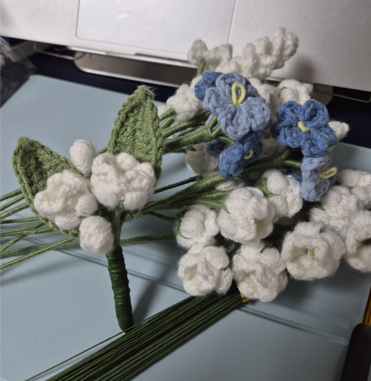 🧶 [뜨개로그 #1] 블루밍니트 도안으로 직접 뜨는 코바늘 셀프 웨딩부케 💐 (feat. 한 땀 한 땀 셀프 부케) : 네이버 블로그