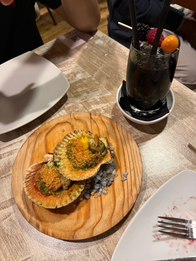 바르셀로나 맛집 비아나 Viana 후기ㅣ블랙베리 칵테일 뽈뽀 관자구이....
