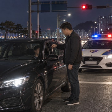 "경찰, 8km 쫓아갔다" 운전자 못잡았으면 진짜 큰일 났을 '이 상황'