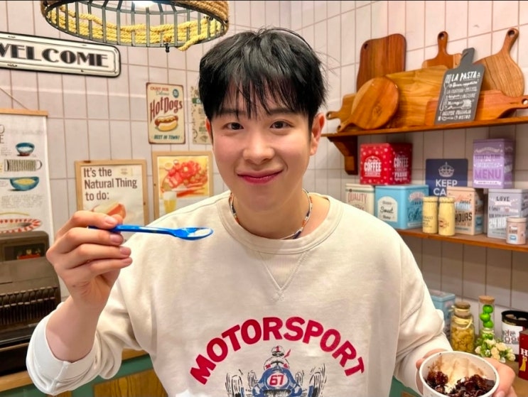 가수 피오 프로필 키 나이 고향 학력 경력 데뷔 총정리 / 블락비 막내에서 올라운더 엔터테이너까지, 피오의 성장 기록 : 네이버 블로그