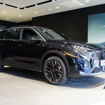 푸조 5008 하이브리드, 실차 미리보기..세련된 디자인