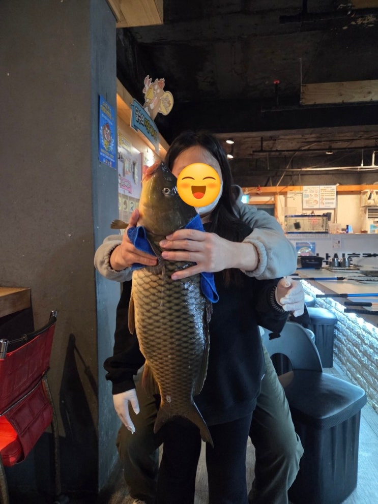 평택 낚시훈련소 후기｜아이와 가기 좋은 실내낚시, 4kg 대물 잡은 썰! : 네이버 블로그