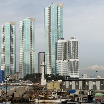 [미디어파사드] 부산 암남항, 바다의 기억을 빛으로 기록하다.