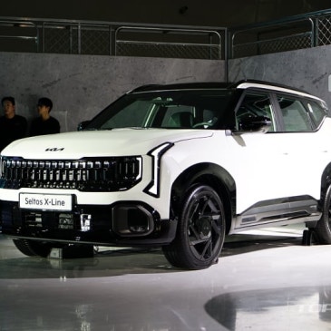 셀토스 하이브리드 살펴보니, 실내 고급감 인상적