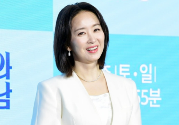 윤유선 판사 남편 공개? 옥문아 동반 출연으로 화제