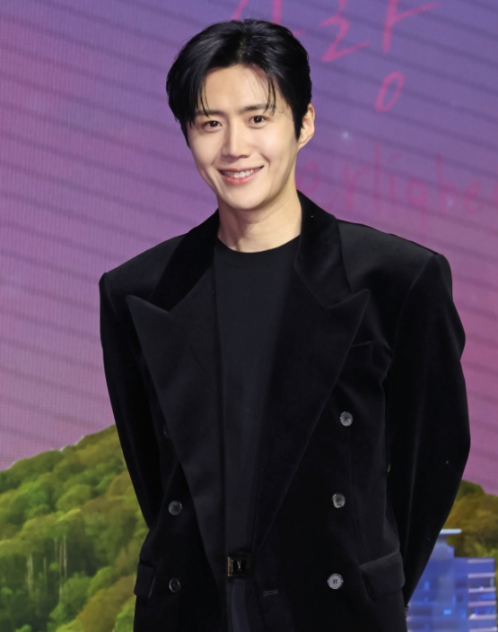 김선호 탈세 의혹 "무지했다" 부모 급여·법인카드 반납하고 추가 세금 납부 완료