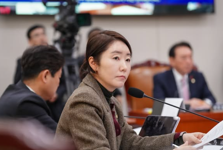 강선우 국회의원 누구인가? 나이·고향·학력·배우자 총정리 : 네이버 블로그