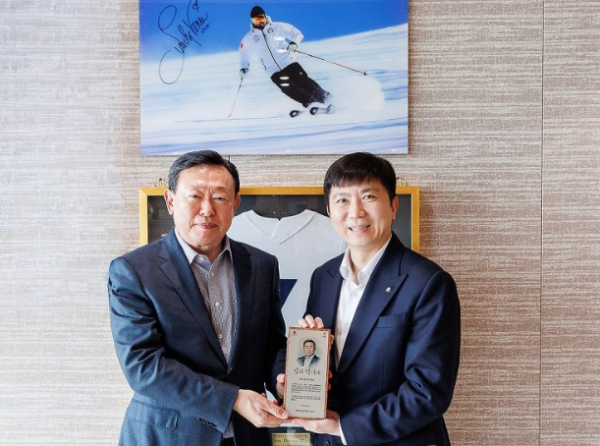 최가온 수술비 지원한 신동빈 회장, 금메달 뒤에 숨은 키다리 아저씨