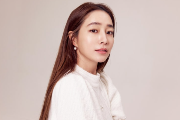 이민정 담배 퍼포먼스 논란?, 제니 이어 화제