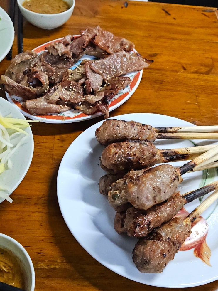 베트남 다낭 미슐랭 맛집 콴푸홍 Quan Phu Hong 넴루이 맛집