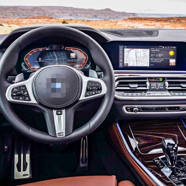 "테슬라는 애들이나 타는 차지" 요즘 4050은 '이 브랜드' 탄다!