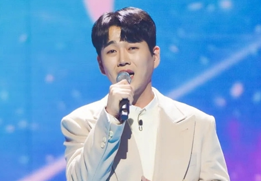 황영웅 강진청자축제 공연, 1만 명 몰리고 40억 소비 효과 "경호 1단계 가동"
