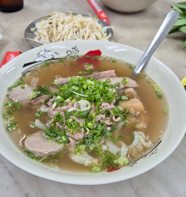 [호치민 3대 쌀국수 맛집] 로컬 감성 한가득, 포 호아 파스퇴르 (Pho Ho....