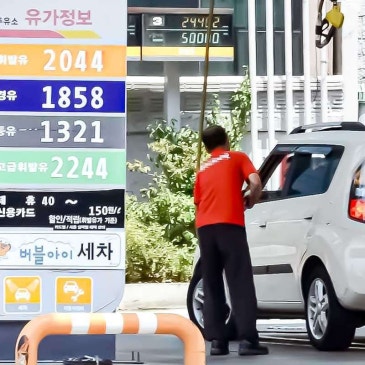 "리터당 2,800원 받는다고?" 미친듯이 오르는 기름 값... 대체 왜 이러나